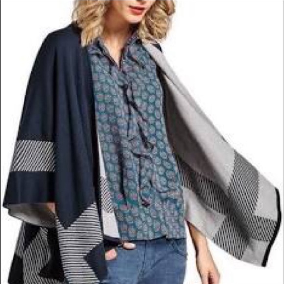 Cabi #3275 Blue Medallion Reign Style Sleeveless Ruffle Blouse Top - Picture 2 of 11